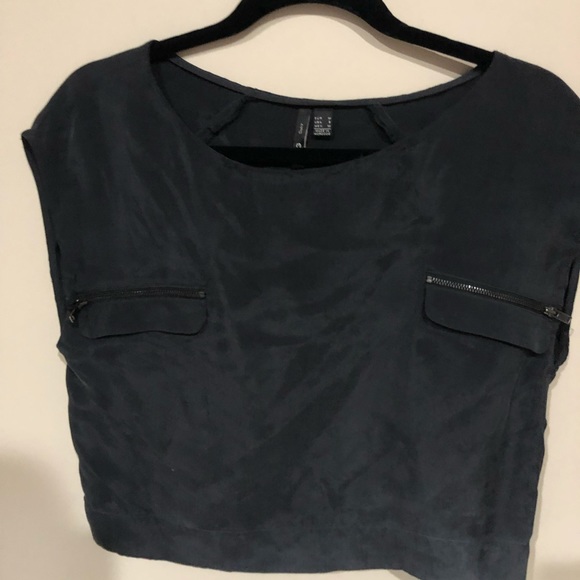 Crop top - Picture 2 of 4